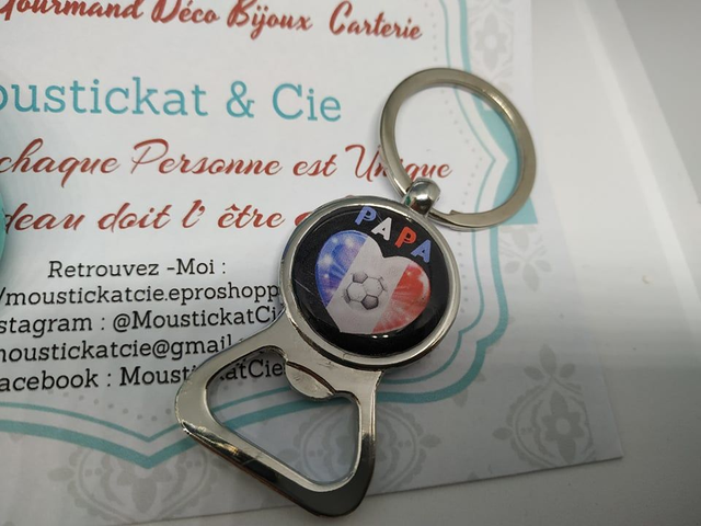 PORTE CLÉ ouvre bouteille   papa foot