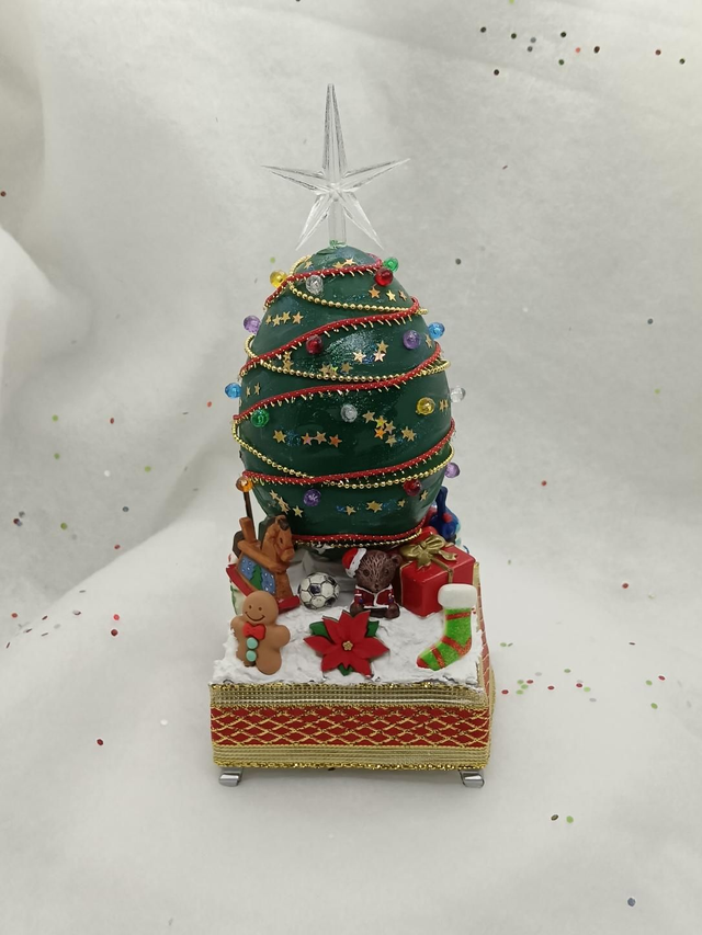 Light up Christmas tree (Goose Egg)