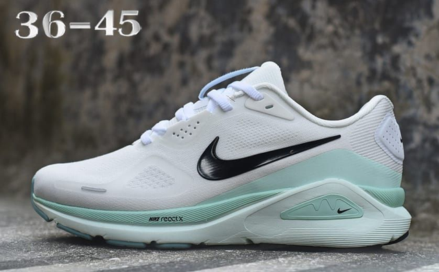 Nike Structure 26 (Vendu sans la boîte )