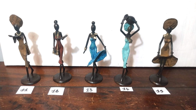 Statuettes Femmes 22 cm (1)