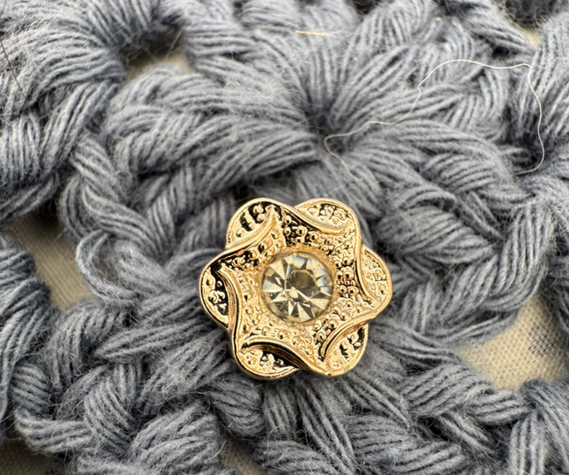 Pin’s brillant fleur