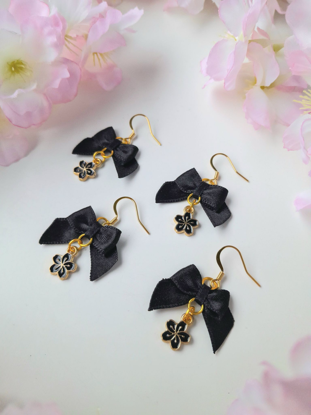 Kultaiset kukkakorvakorut