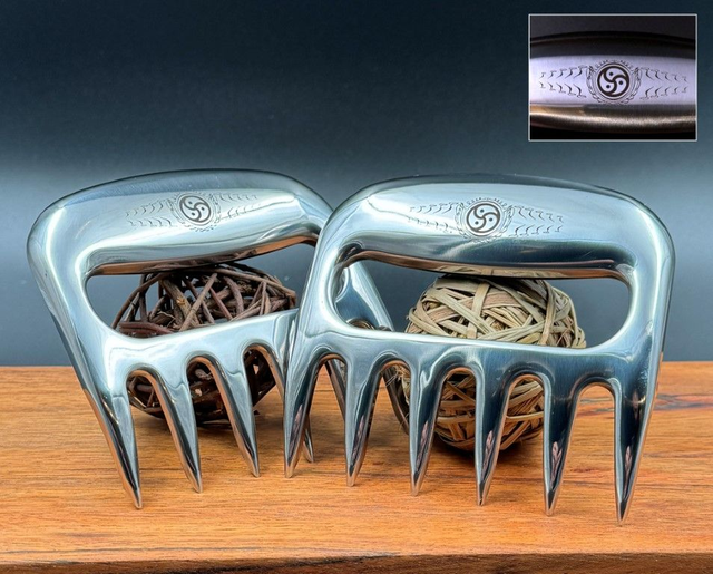 Berenklauw van RVS met kunststof kern met BDSM symbool.