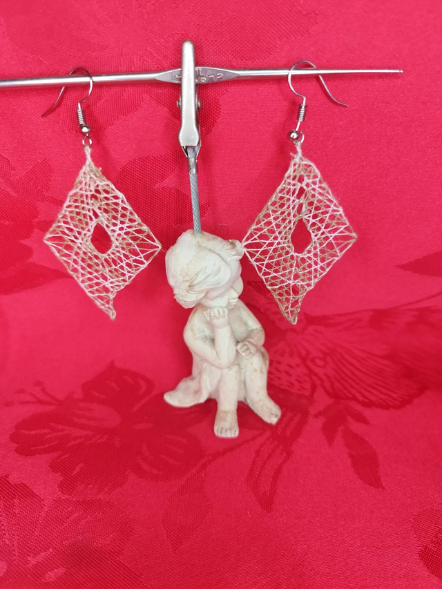 Boucles d&#039;oreilles losange brun ocre et rosé 