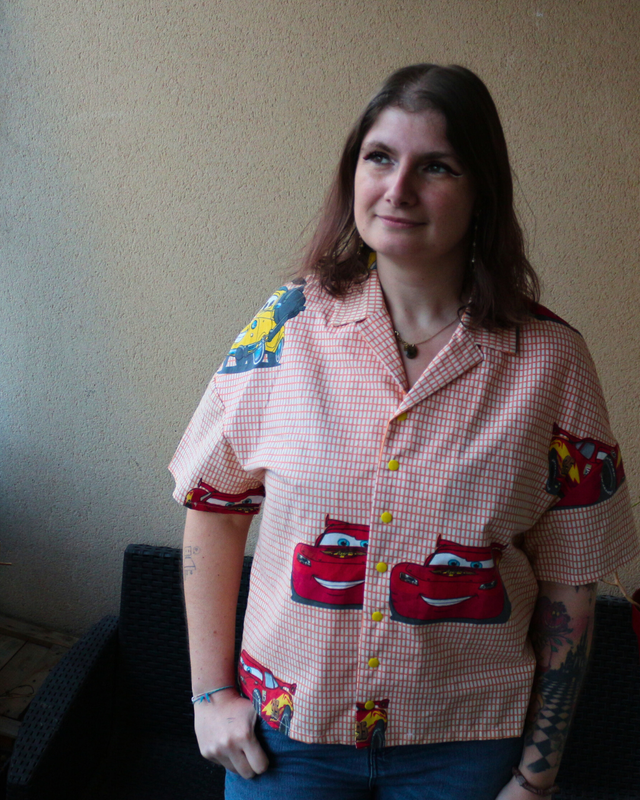 🏎️ Chemise Upcyclée – « Piston Cup Mania » – Taille 36