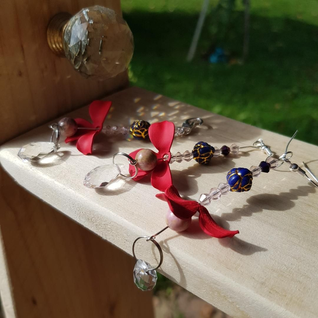 Boucles d'oreilles Fleur rouge – Création Vibratoire