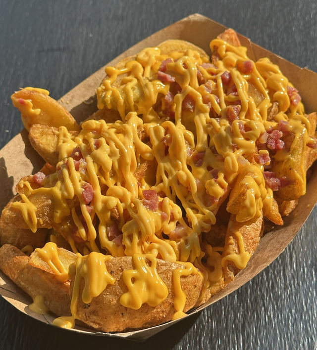 Wedges cheese & bacon
