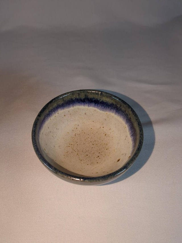 Light oatmeal and blue bowl 