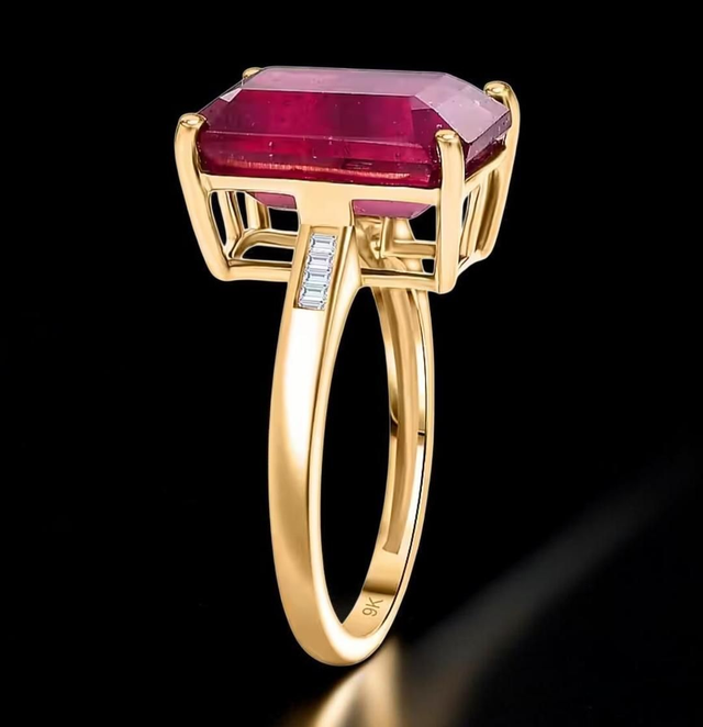 Stunning Natural Mozambique Solitaire Ruby & 9K Yellow Gold Ring.