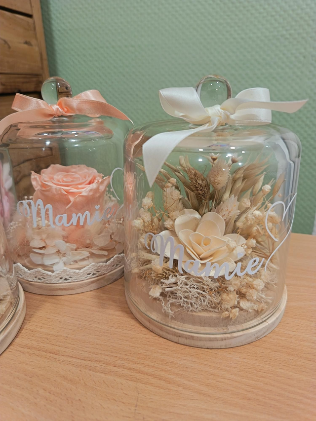 Cloche de fleurs séchées