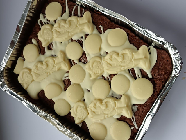 7x5 in loaded brownie tray