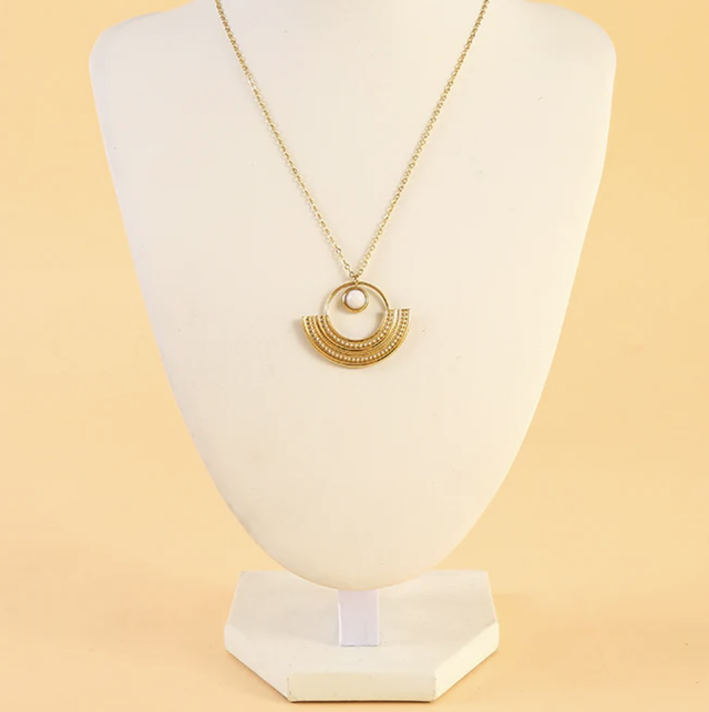 Collier pendentif cercle et nacre