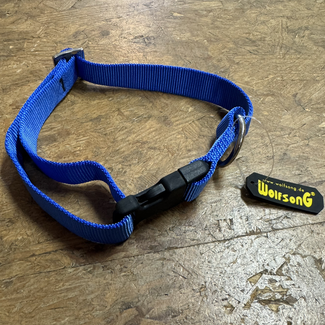 Wolfsong Nylonhalsband blau mit Kunststoffverschluss – 25 mm breit