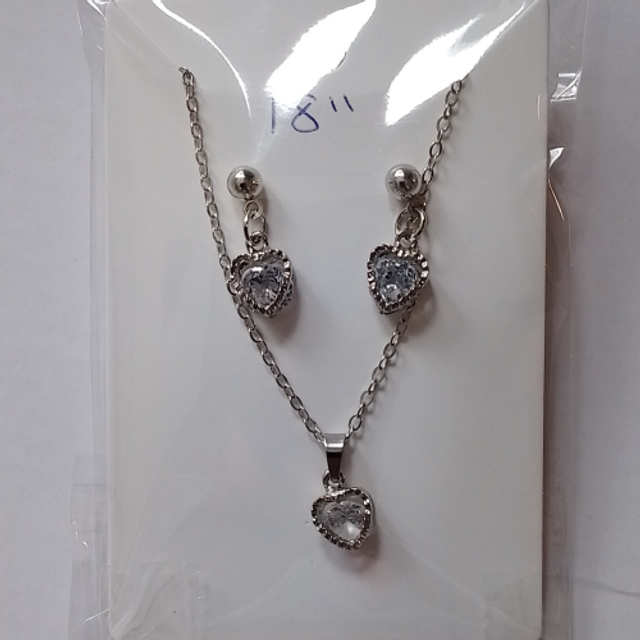 Ladies Handmade Silver Coloured Heart Pendant 18" Necklace &amp; Earring Set