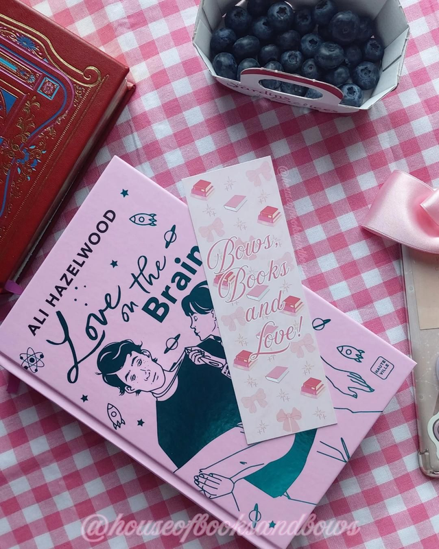 Bows,Books and Love bookmark 