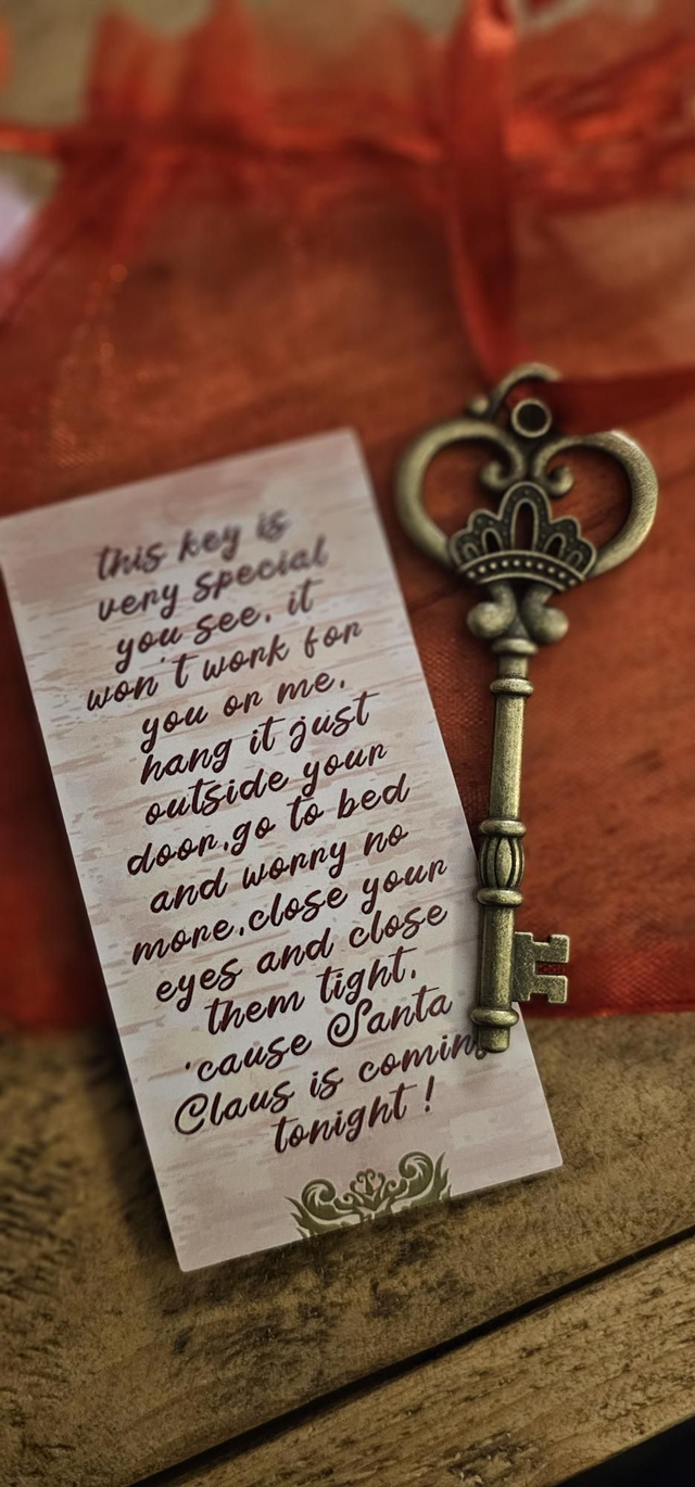 Metal Santa Key with Note