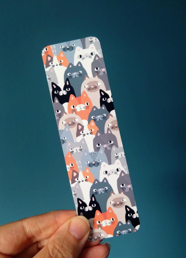 Cat huddle bookmark