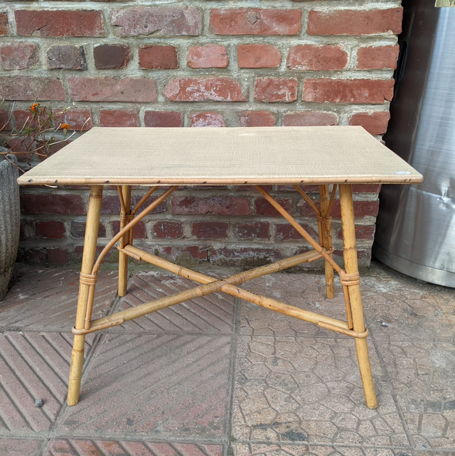 Table basse en rotin