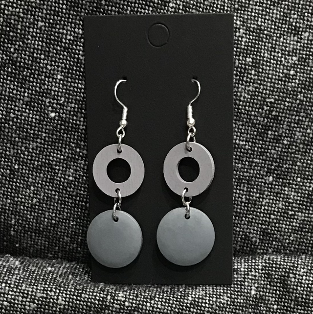 Grey Dangling Earrings- GRDE05