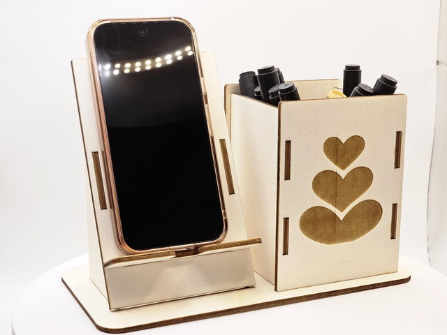 Handgemachter Handyhalter mit Stiftebox - praktische Tischorganisation