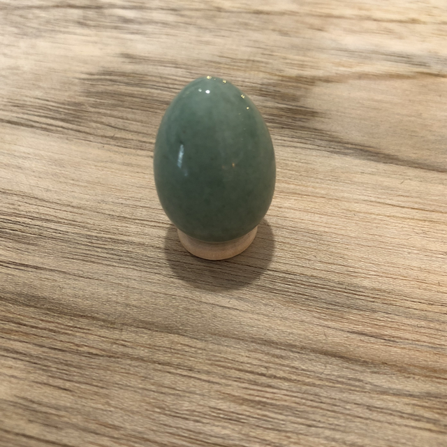 Petit œuf en aventurine verte 