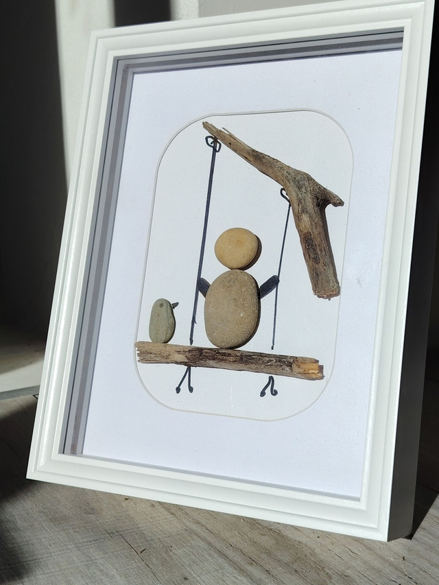  Cadre décoratif artisanal en galets LED