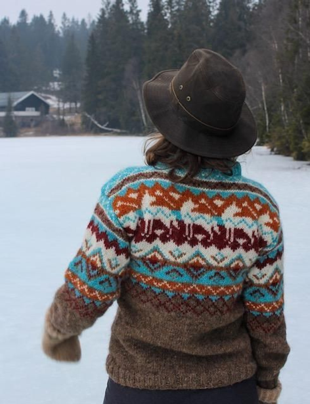 Takotna Sweater Kit - Col 03 (Apricot Lettlopi) - Wool &amp; Pattern - Linka Neumann