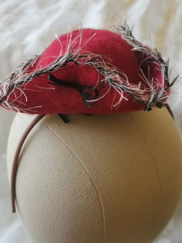 Red pirate's hat fascinator 