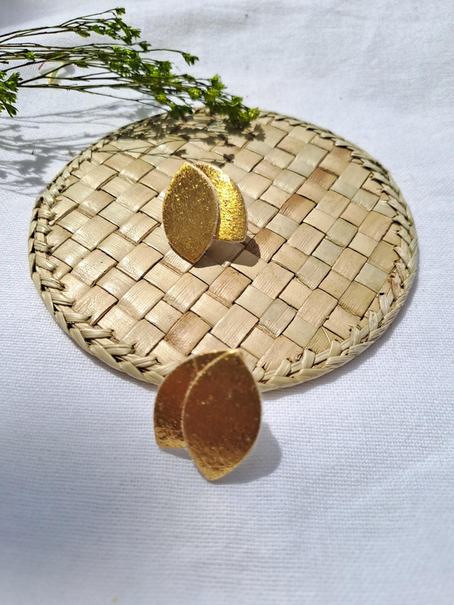 Boucles d'oreilles en matière végétale d'ananas 