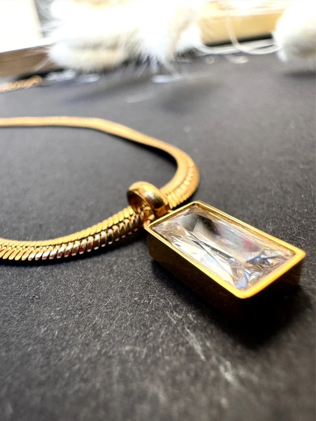 Collier Lumen
