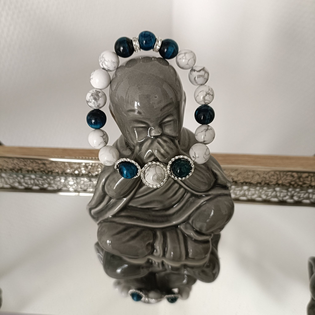Bracelet Howlite & œil de tigre bleu orné séparateurs