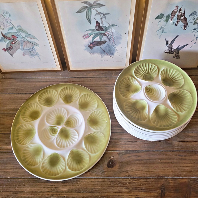 X Assiettes à huîtres avec plat vintage Moulin des Loups Orchies (12 assiettes et un plat)