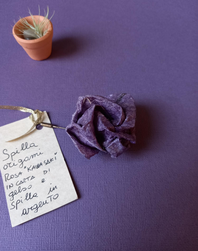 Spilla Argento E Carta