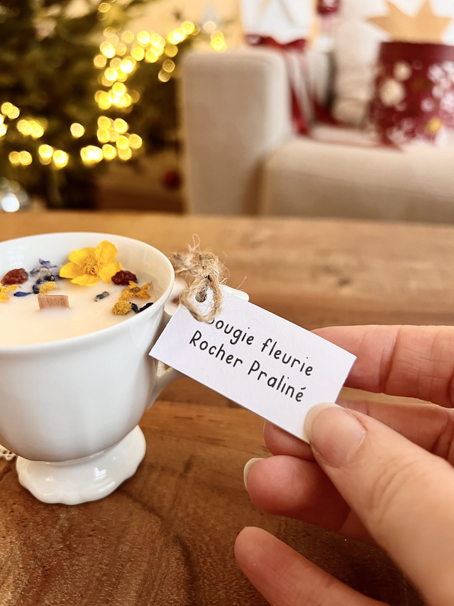 🎄 Bougie Rocher praliné - tasse à café "bas-relief"