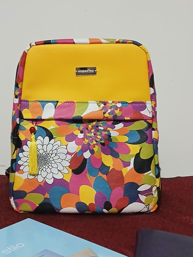 MOCHILA ESCOLAR NINA.