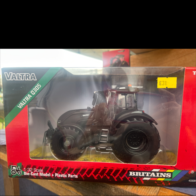 Britains valtra Q305