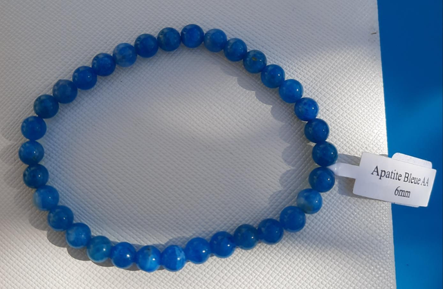 Bracelet boule 6mm Apatite bleue AA