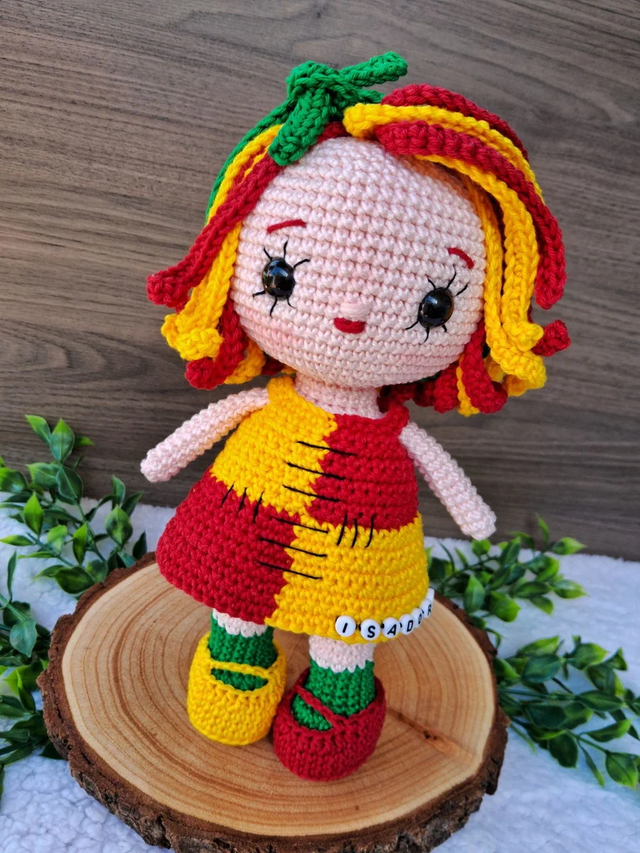 Boneca Amigurumi Emília