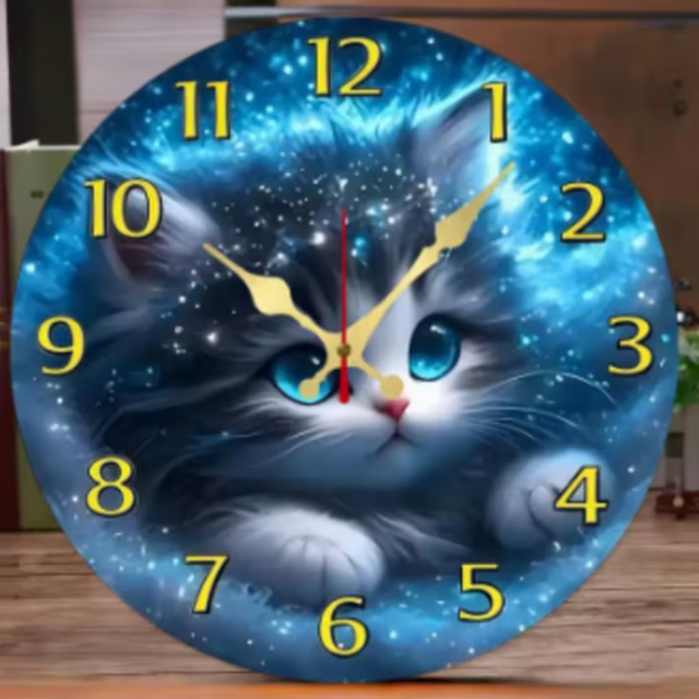 Ronde wandklok van hout Kitten in de Sterren (25cm)