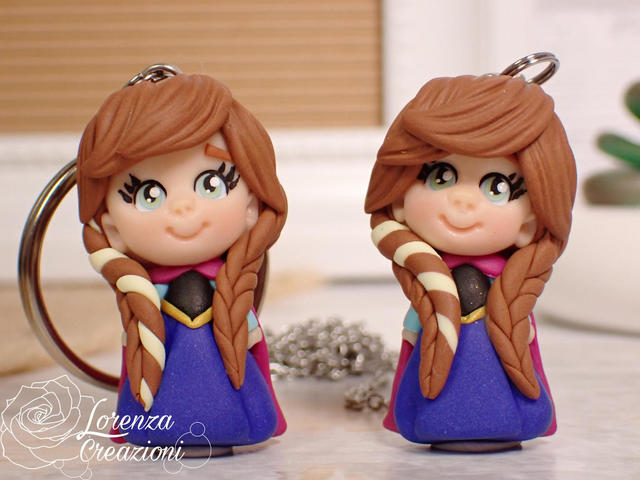 Collana e/o portachiavi modellato a mano artigianalmente, principessa Anna, Frozen