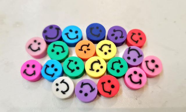 Perles en perles polymère "Smiley" (Fimo) 20pièces