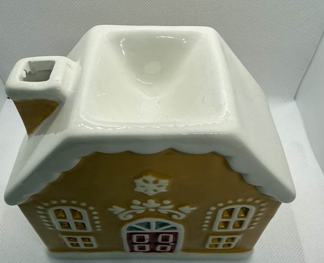 Candy Cane Gingerbread House