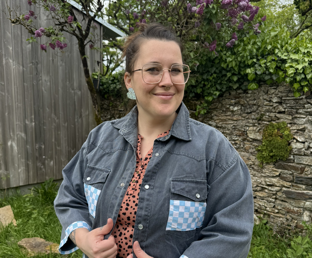 *009 Chemise en jean noire Taille L/XL