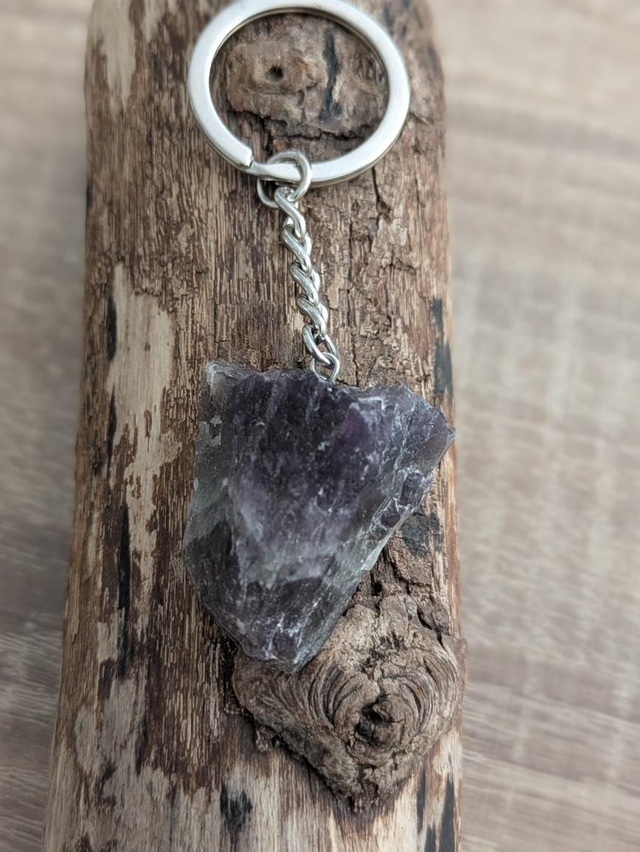 Améthyste porte-clé pierre brute 