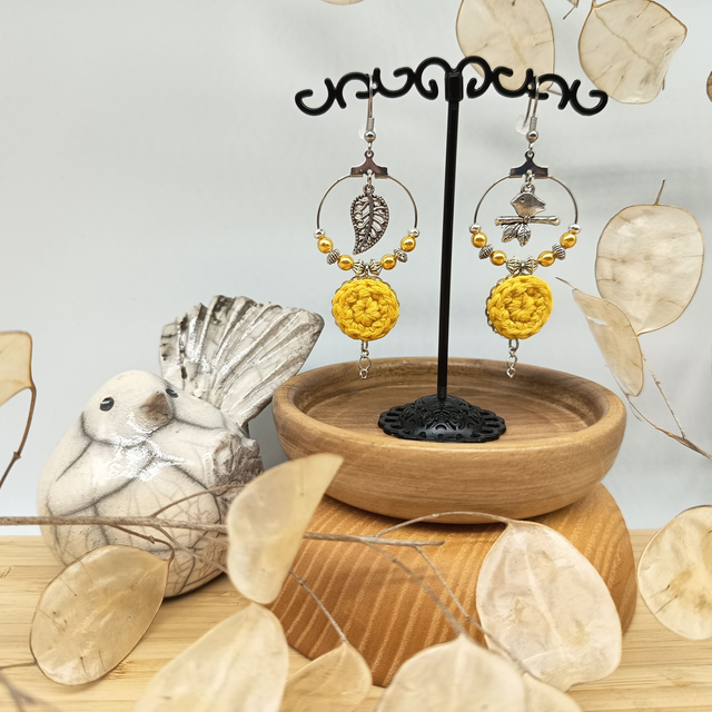 Boucles d'oreille asymétriques L'arrivée du printemps - Jaunes