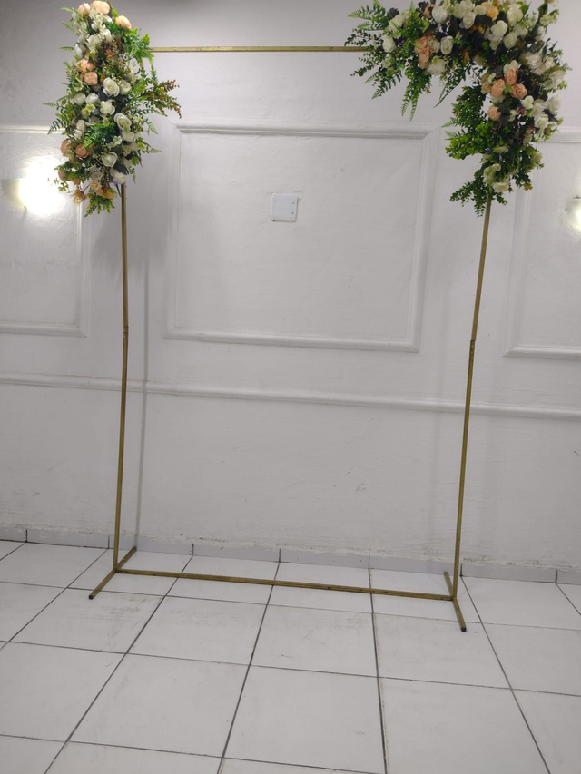 ESTRUTURA COM FLORAL 2 X 1,5 - LOCAÇÃO