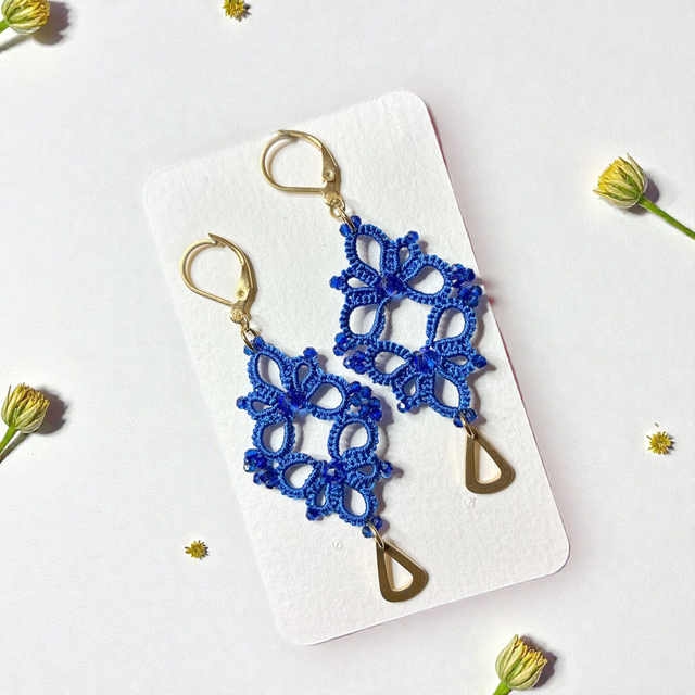 Boucles d'oreilles en dentelle de frivolité avec perles et breloque en acier inoxydable