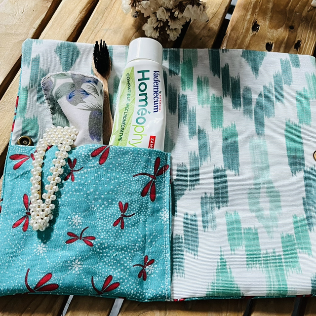 Pochette brosse à dents / dentifrice 
