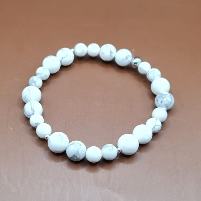Bracelet 6 et 8 mm Howlite blanche