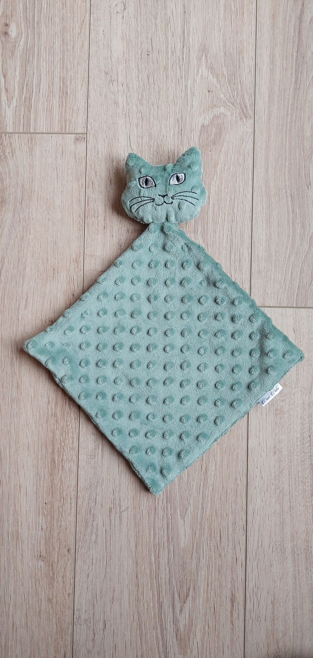 Douchou chat vert 